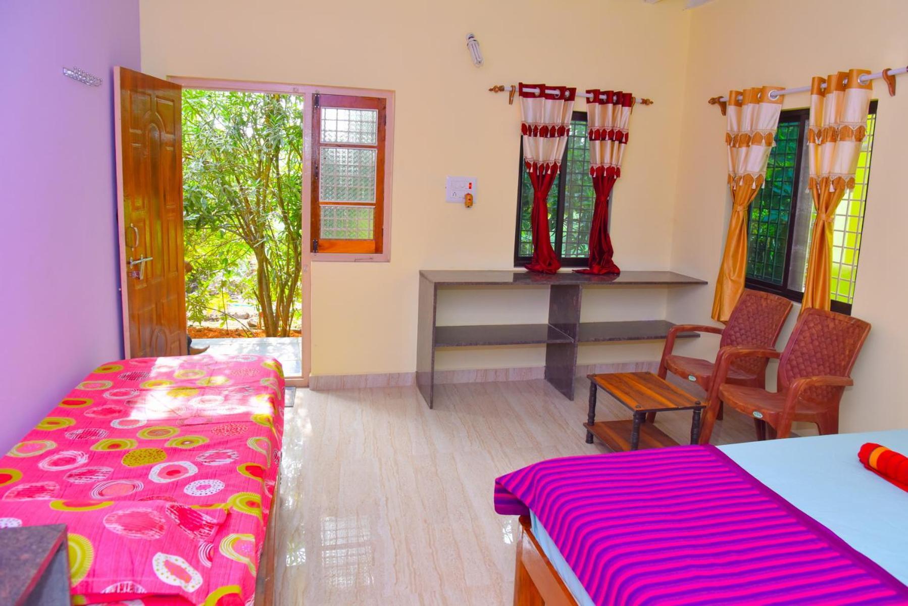 Gopi Plantation Homestay Hampi Room photo
