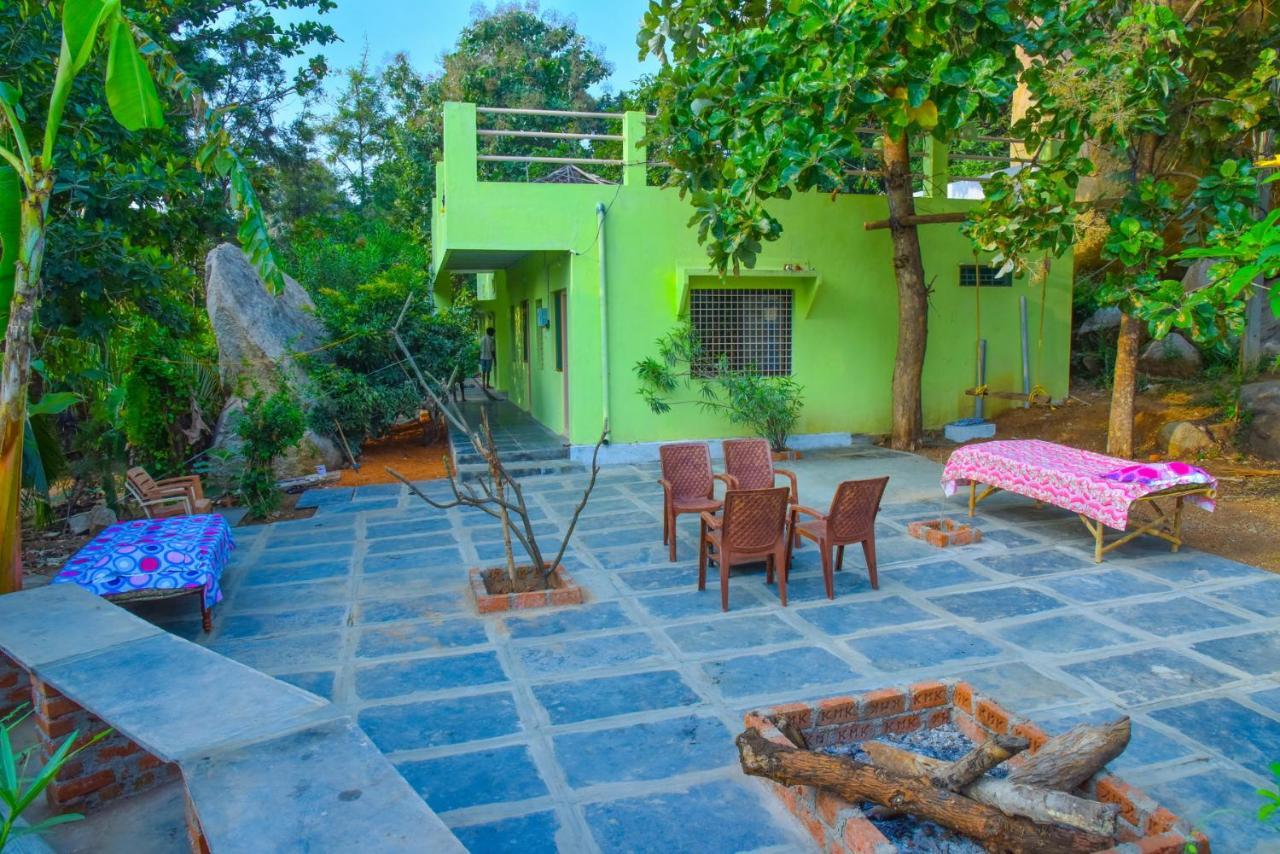 Gopi Plantation Homestay Hampi Exterior photo